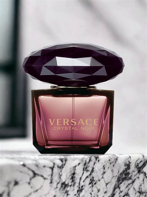 Versace Crystal Noir EDP, still in production. Review..